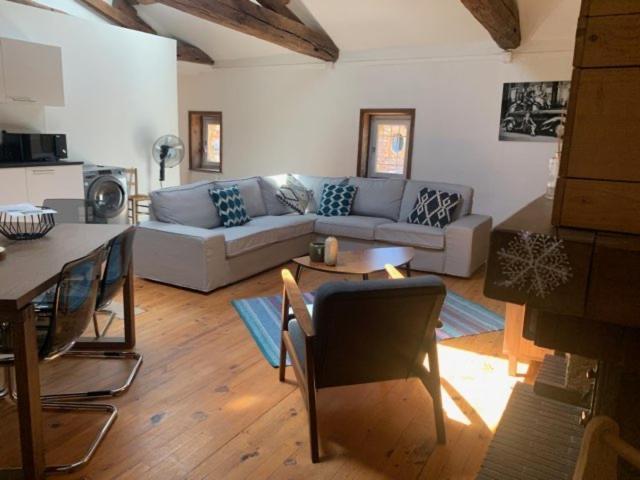 Appartements Au Chateau Ars Ars-sur-Formans 외부 사진